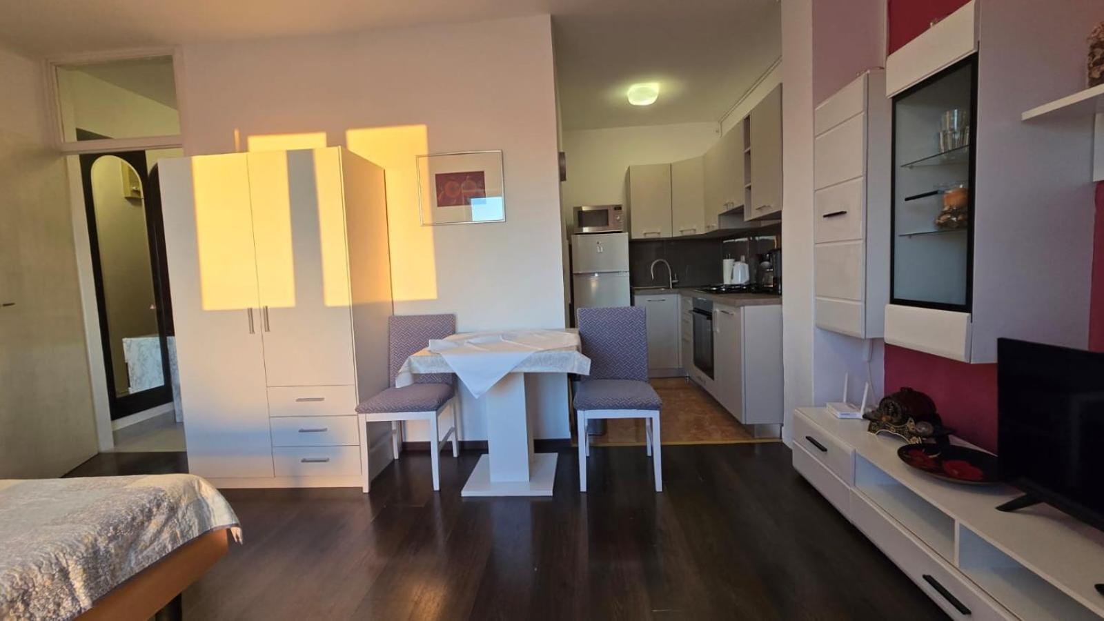 Studio Apartment Ljubica For 2 Persons 150M From The Beach Porec Ngoại thất bức ảnh